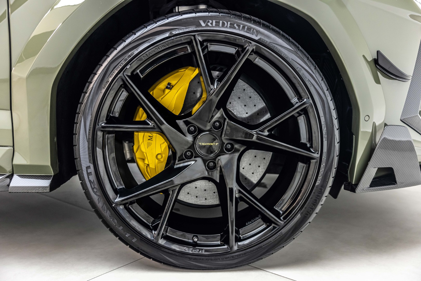 2021 LAMBORGHINI URUS BY MANSORY 